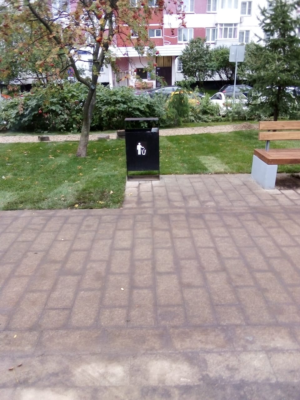 Урны и скамейки