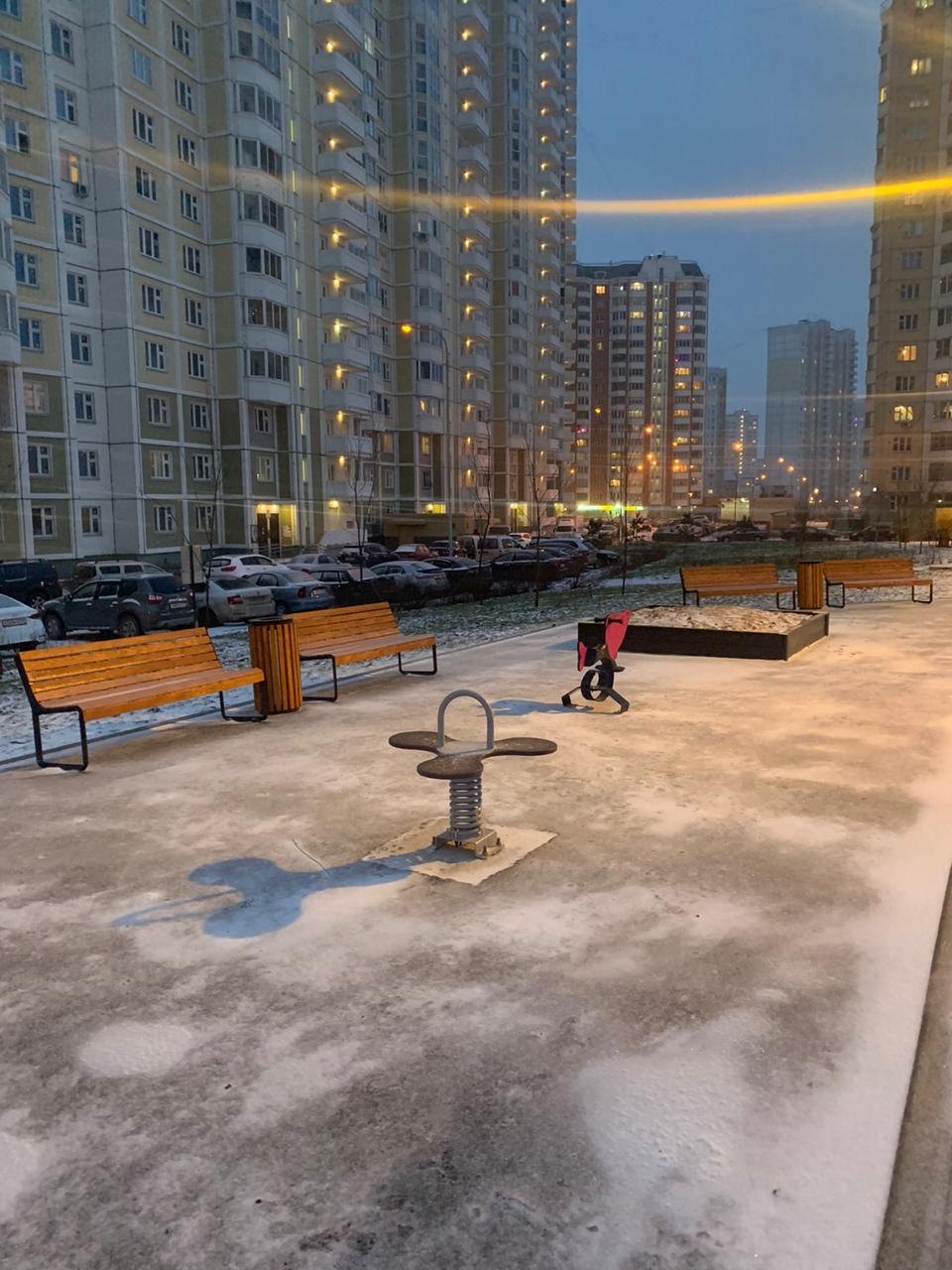 Дворовые качели